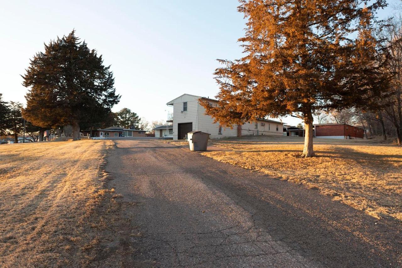 Cedar Inn McCook Exterior photo