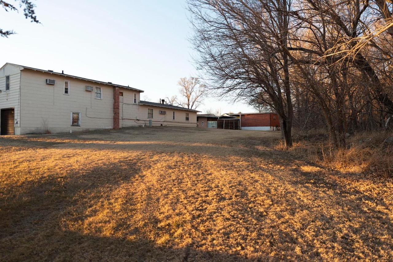 Cedar Inn McCook Exterior photo