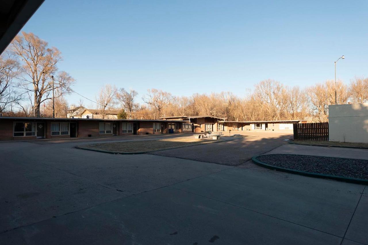 Cedar Inn McCook Exterior photo